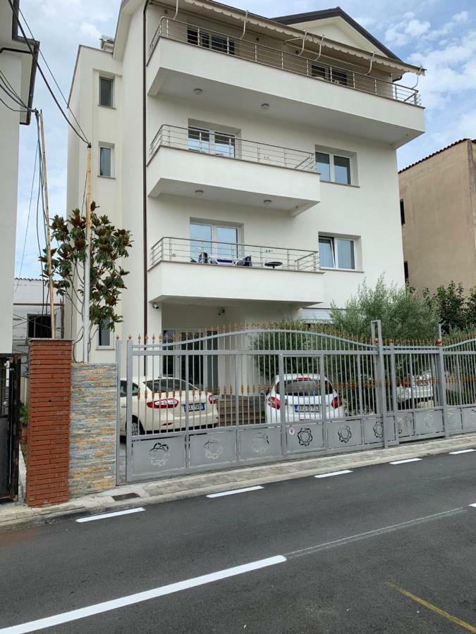 טיראנה Brilant Apartament מראה חיצוני תמונה